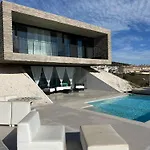 Amazing In וילה בנאלמדנה