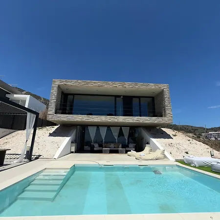 Villa Amazing In *
